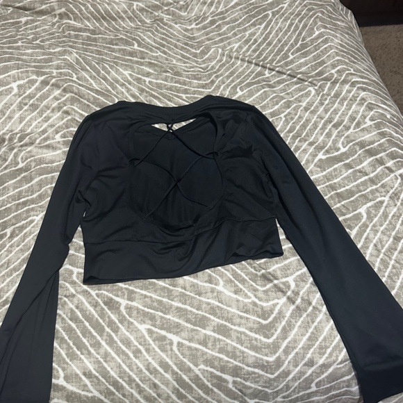 Gymshark Medium Shirt. Black. New without tags. - Picture 3 of 3